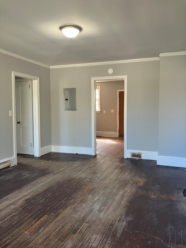 Building Photo - 304 Loring Dr