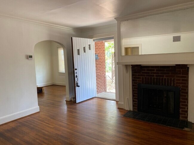 Building Photo - 2721 Holt St