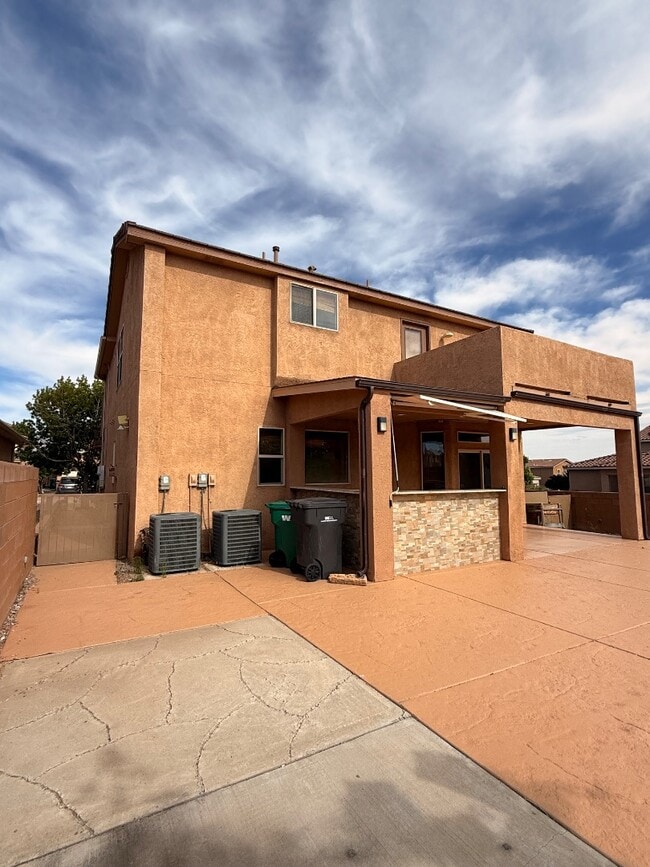Building Photo - 2148 Vista de Colinas Dr SE