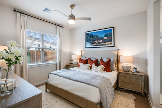 Yardly Elm apartments — community photo - Yardly Elm