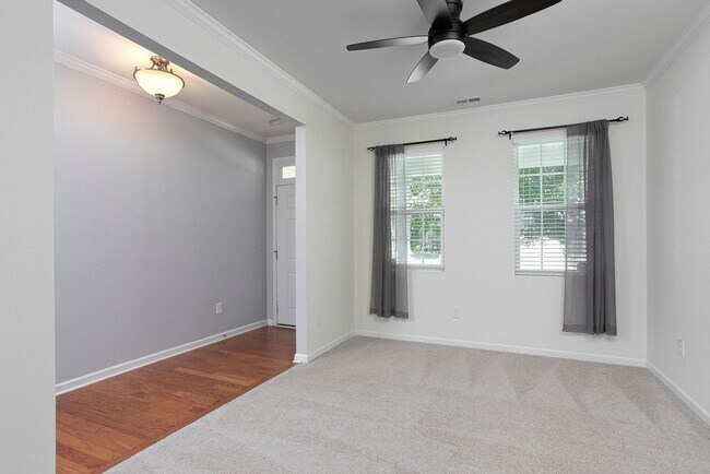 Foto del edificio - 427 Stapleford Ln