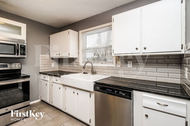 Foto del edificio - 4900 N Sycamore Dr