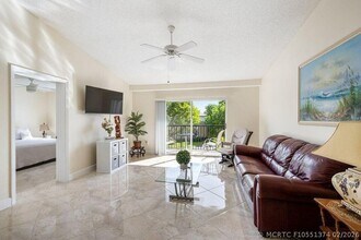 Building Photo - 1100 Crestwood Ct S