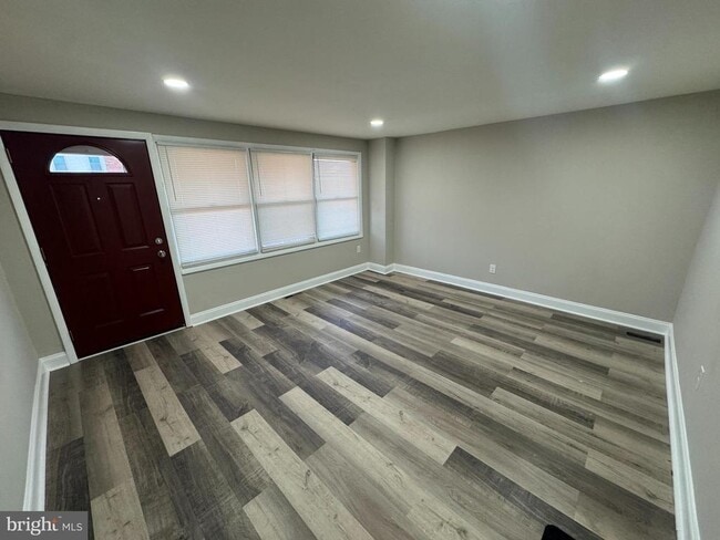 Building Photo - 8050 Lansdale Rd