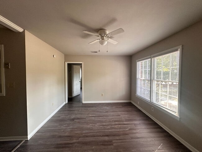 Building Photo - 2 Bedroom Duplex