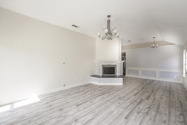 Building Photo - 1211 Hilburn Ct
