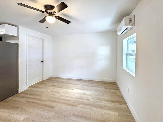 Foto del edificio - 4605 N Hubert Ave