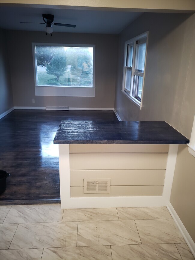 Foto del edificio - 4230 N 100th St