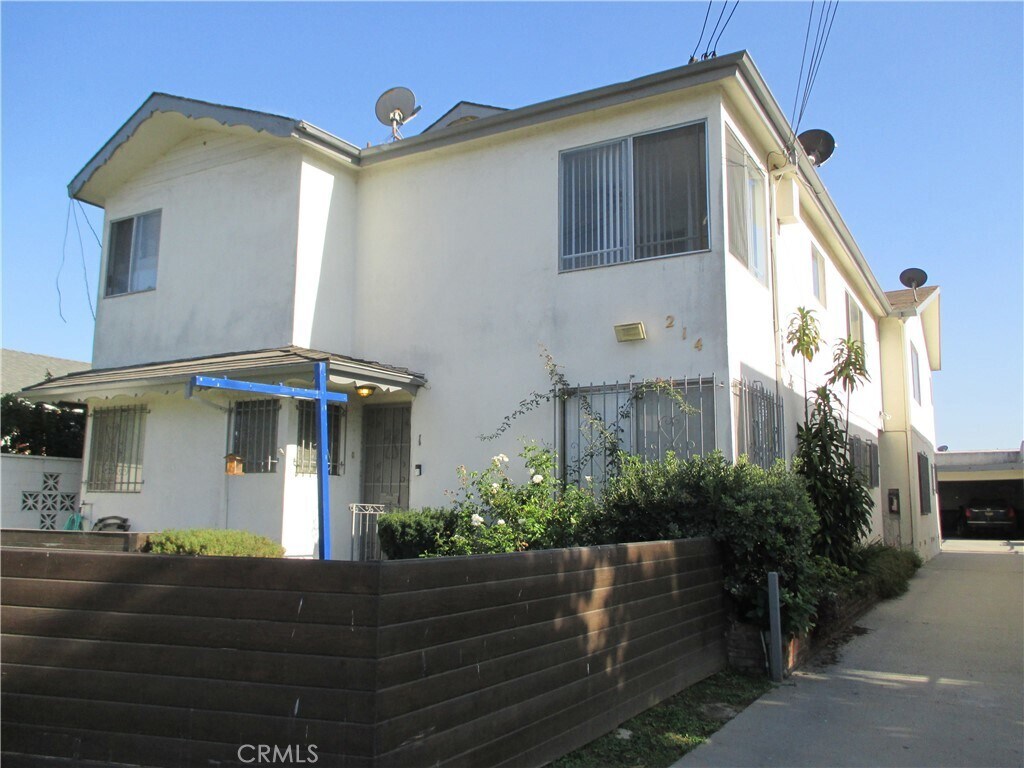 Foto principal - 214 E Hazel St