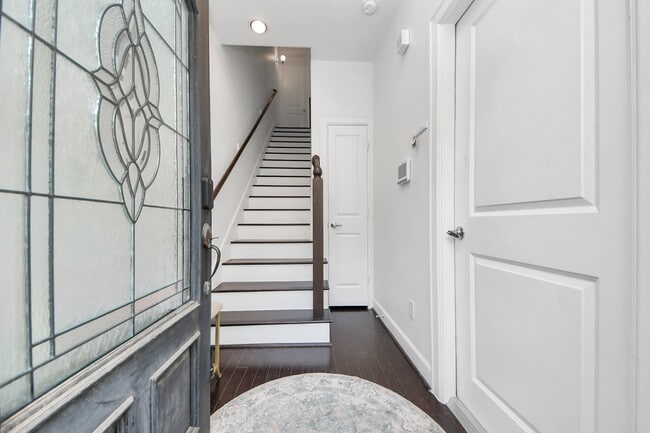 Building Photo - 2110 Shearn St