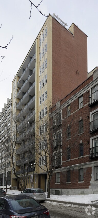 Photo du bâtiment - The Durocher Apartments