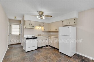 Building Photo - 701 Linwood Dr