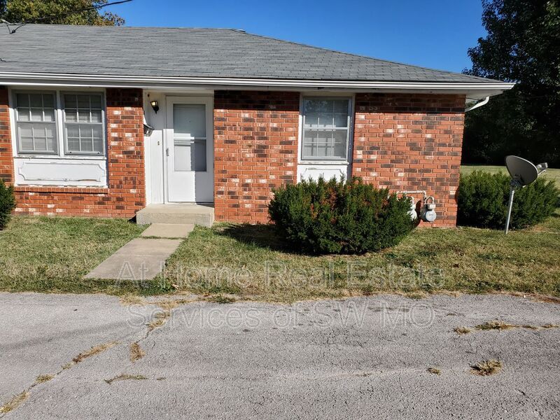 521 E Downing St, Springfield, MO 65807 Condo for Rent in Springfield