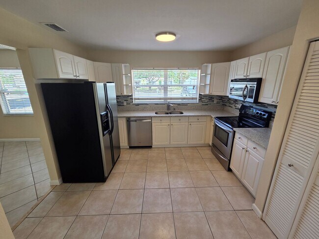 Foto del edificio - Charming 3 Bedroom Home in South Tampa's Ballast Point Neighborhood