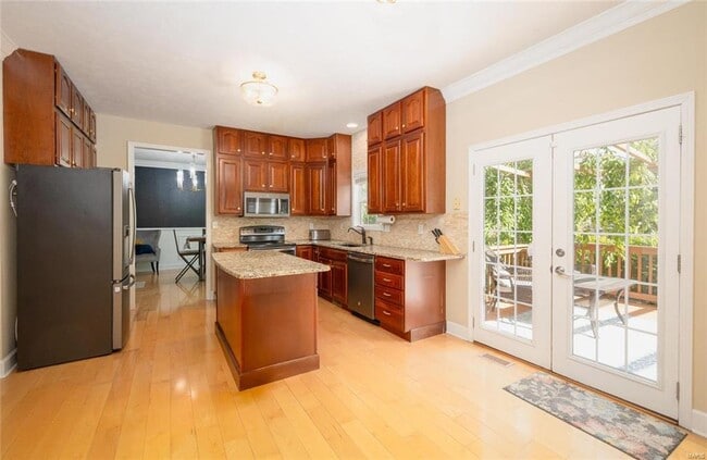 Building Photo - Spacious 4 bedroom/3.5 bath home