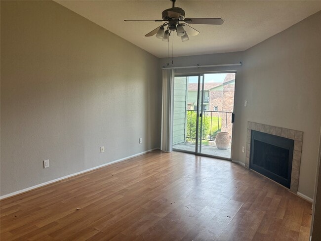 Foto del edificio - 18800 Egret Bay Blvd