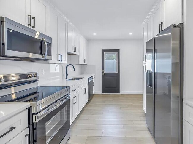 Foto del edificio - 3011 W Binnicker Ave