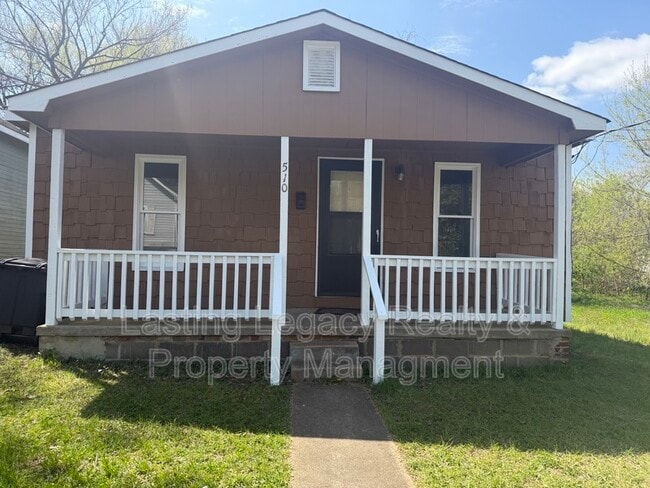 Photo - 510 Alexander St House