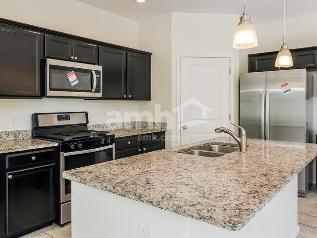 Building Photo - 7441 S Via Plaza Del Maya