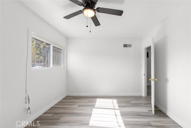 Building Photo - 925 W 76th St