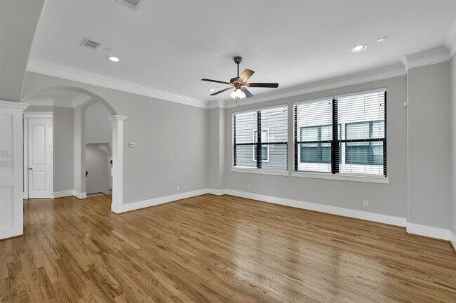 Foto del edificio - 910 W 20th St