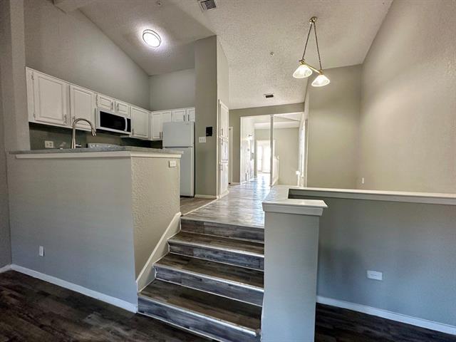 Foto del edificio - 9823 Summerwood Cir