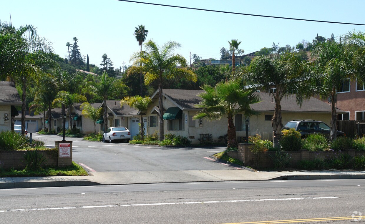 Primary Photo - 1163 E Washington Ave