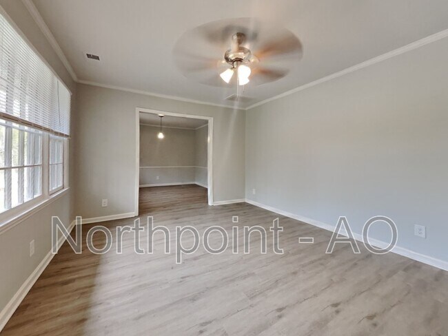 Foto del edificio - 314 Powell Ave