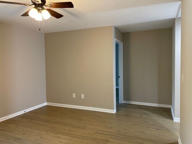 Foto del edificio - 3 br, 2 bath House - 607 Montgomery St.
