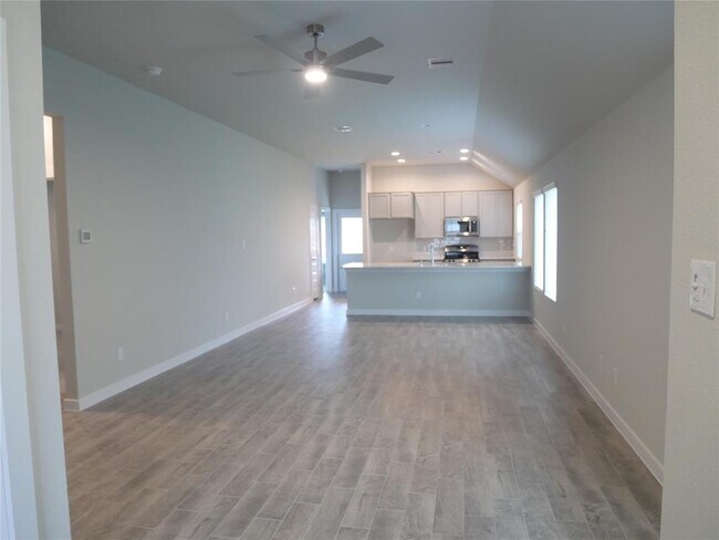 Foto del edificio - 2722 Oakleaf Ash Ln