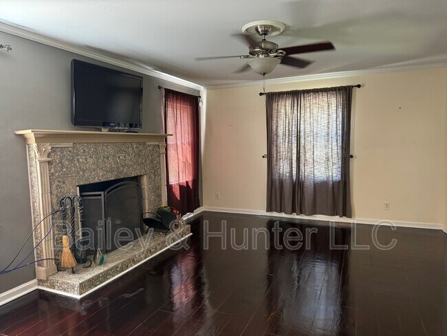 Building Photo - 3504 Herschel Rd
