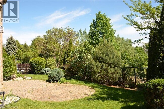 Photo du bâtiment - 18 Anderson Ct