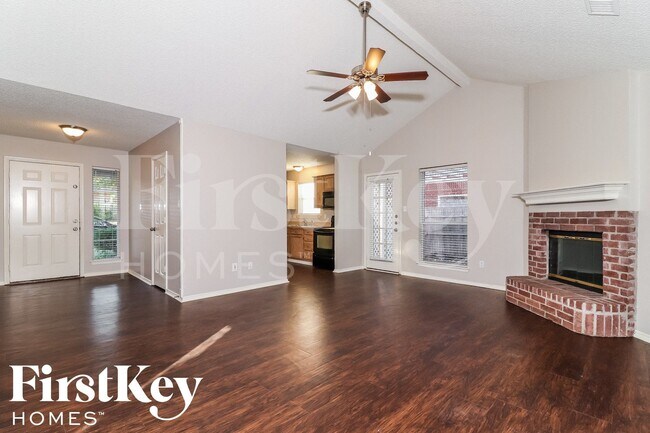 Foto del edificio - 7956 Clear Brook Cir