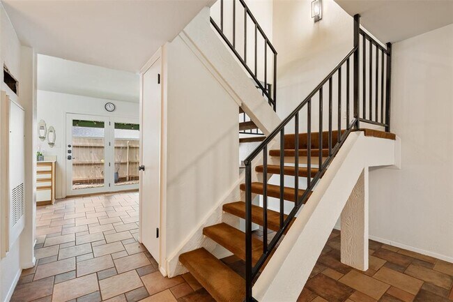 Building Photo - 9504 Quail Village Ln