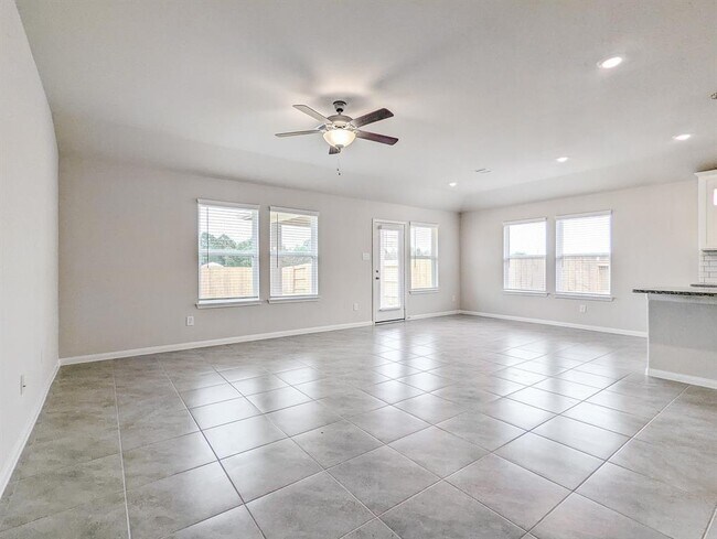 Building Photo - 2023 Stella Pne Dr