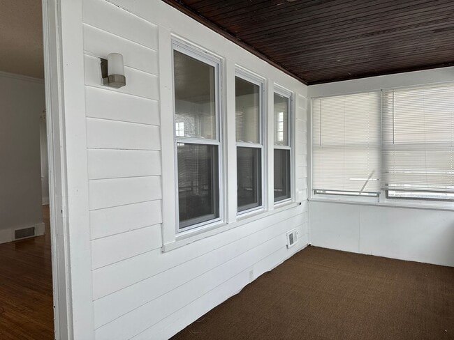 Foto del edificio - YOU WILL LOVE THIS HOME . CALL NOW FOR APPOINTMENT !!!