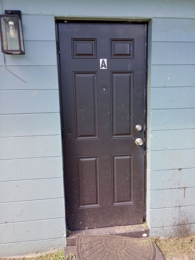 Building Photo - 1335 West Point Dr - Unit A