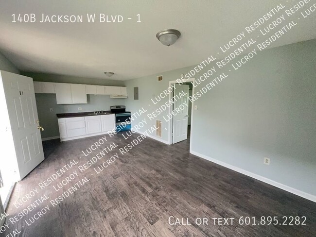 Building Photo - Newly renovated 1 bedroom, 1 bathroom apar...