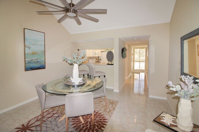 Building Photo - Venice Seasonal Condo in Plantation Golf and Country Club