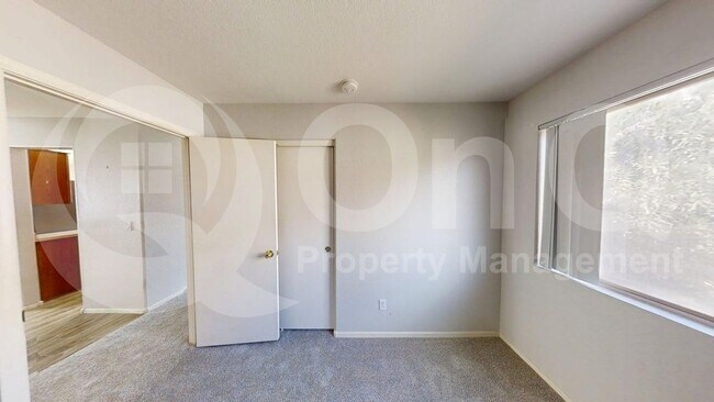 Foto del edificio - 8556 W Sanna St