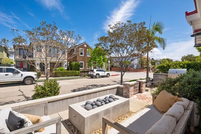 Foto del edificio - 2035 Miramar Dr