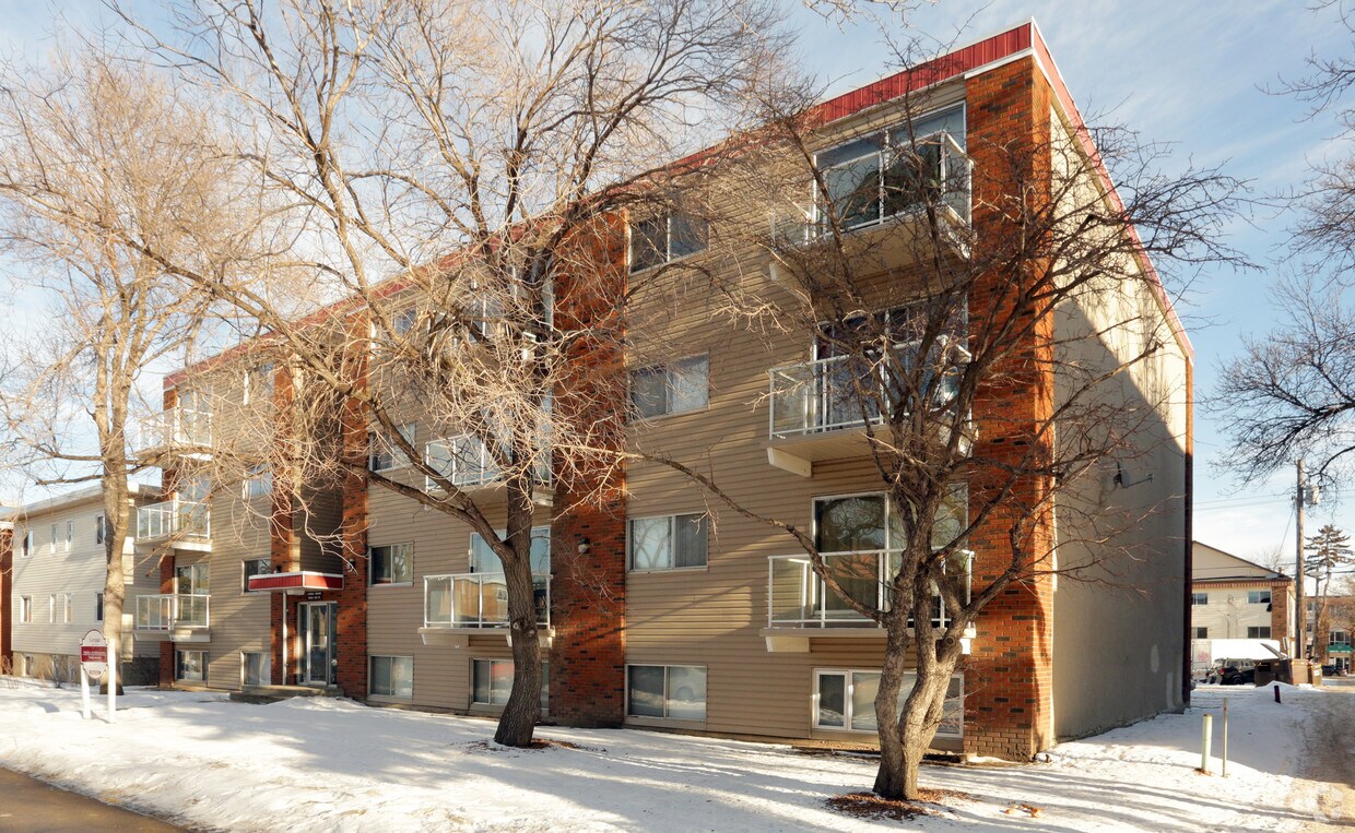 Photo du bâtiment - Lovinac Manor Apartments