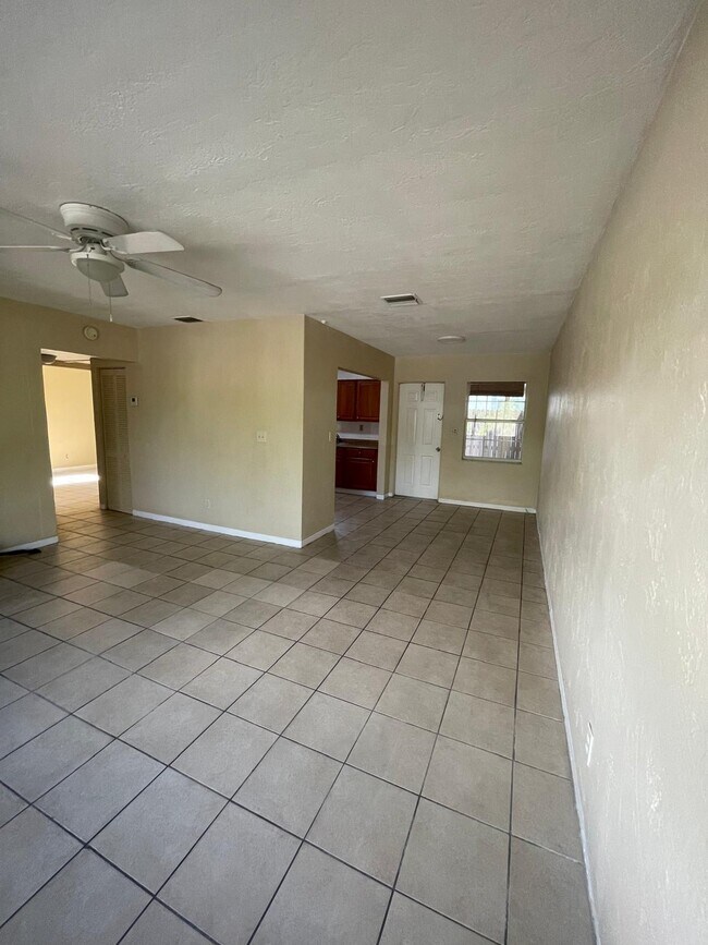 Foto del edificio - 716 21st St N