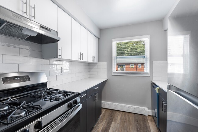 Building Photo - Rock Springs Apartments