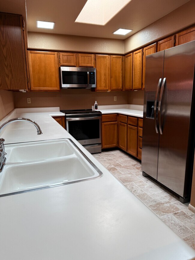 Foto del edificio - 8631 N Little Oak Ln