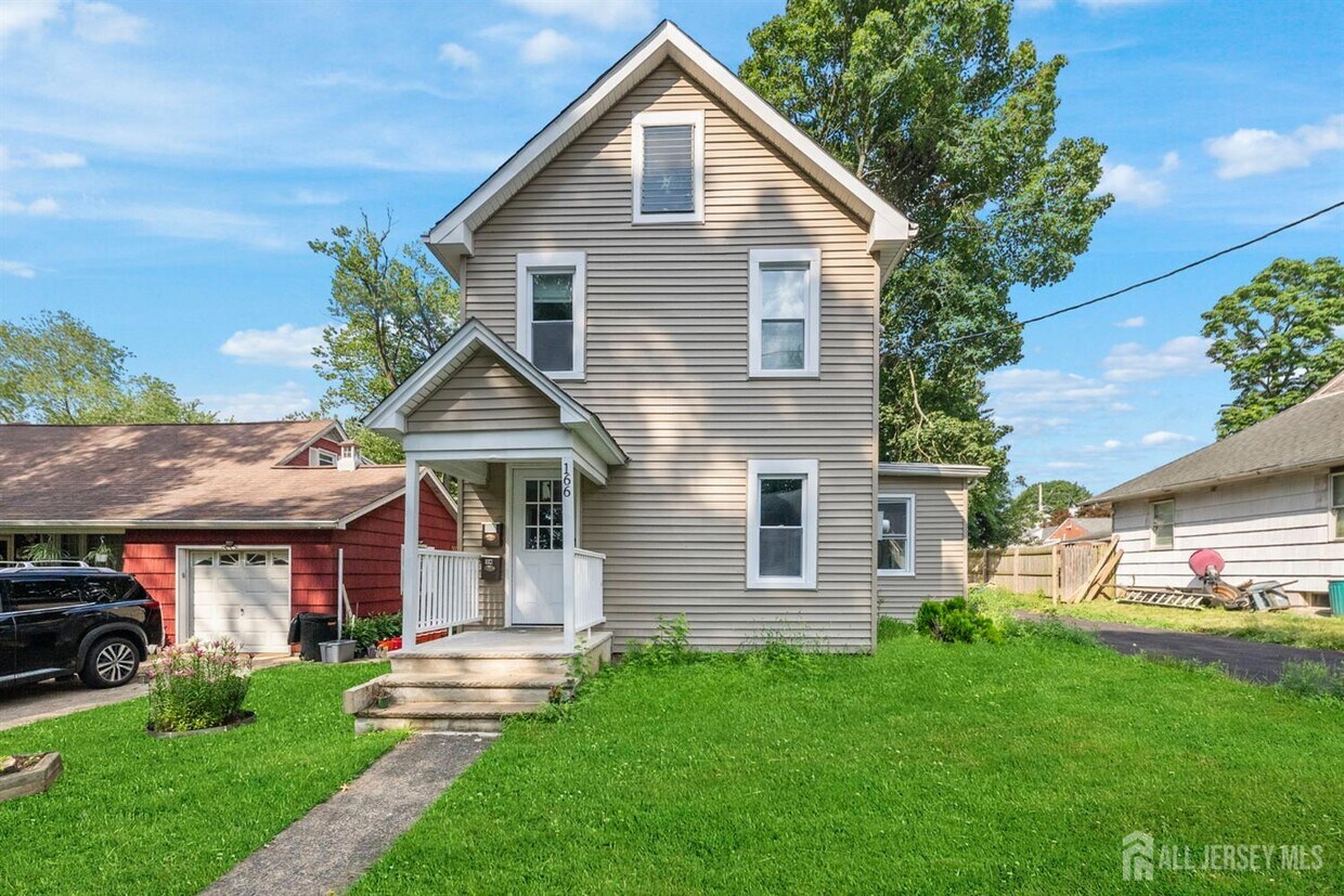 Primary Photo - 166 Prigmore St