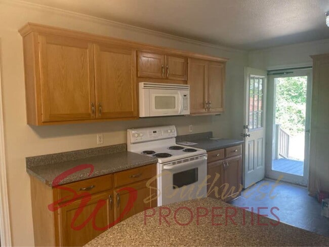 Building Photo - Excellent space with large bedrooms