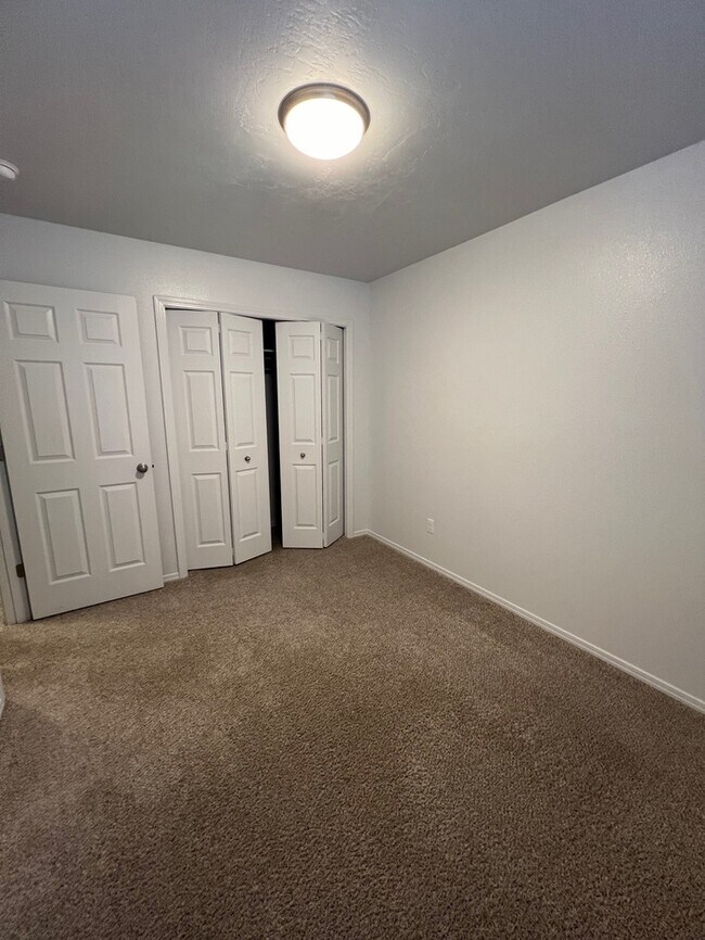 Building Photo - 3 Bed 2 Bath Nampa!