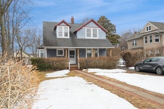 Building Photo - 36 Tyler Ave