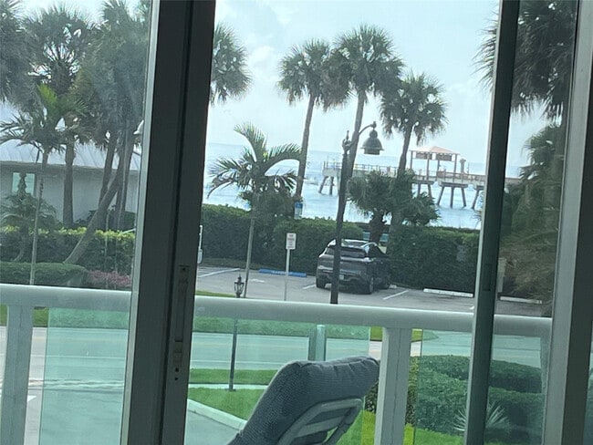 Building Photo - 333 NE 21st Ave